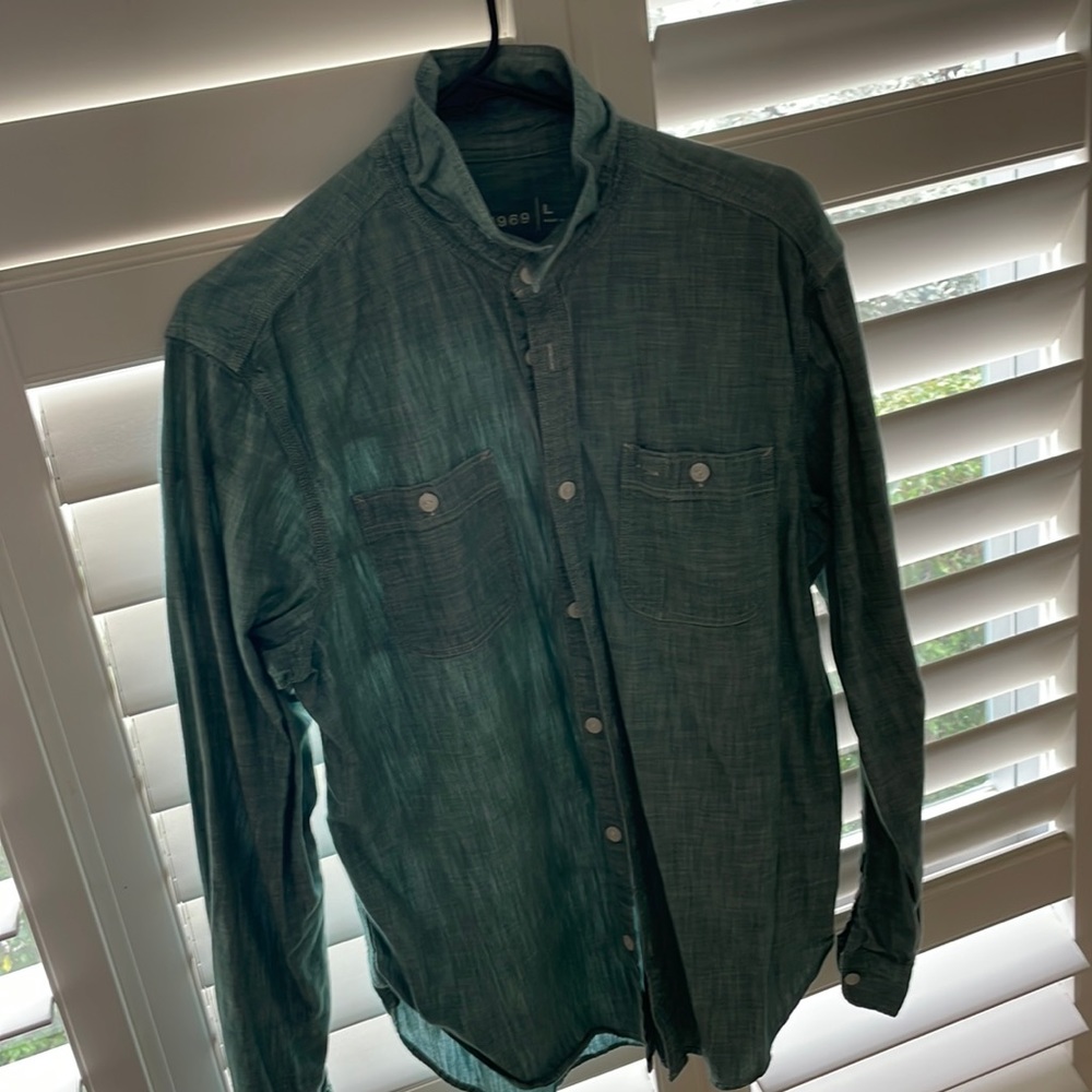 Men’s Gap Size L green chambray shirt